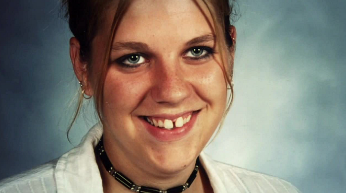 Teacher Strangles Former Student, Leaves Her for De-ad in the Woods